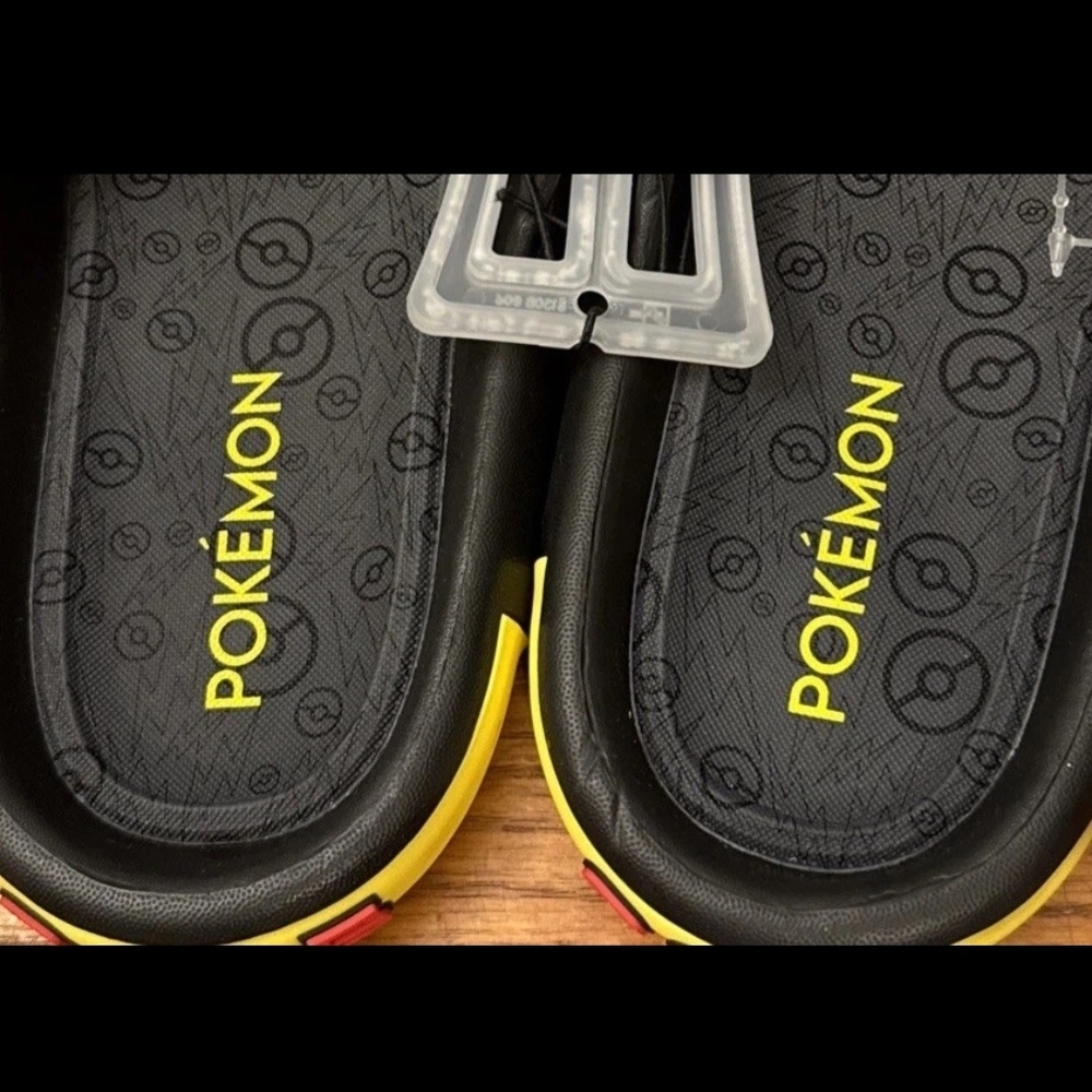 Pokemon Kids Black Slides - Picture 6 of 9